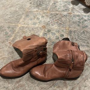 Sam Edelman Zip Back Tan Boots